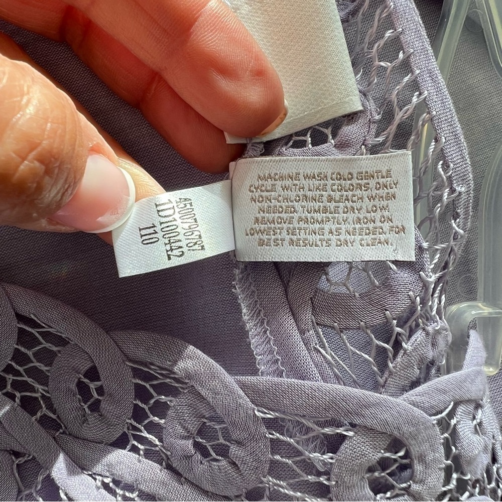 Chico’s Lavender Blouse With Lace Neck Detail & Elastic At Waist Size 0 (4) - Picture 5 of 8